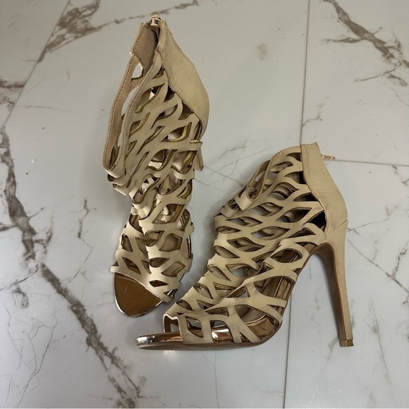 Charlotte Russe Beige High Heels Sandals Size 8 - Picture 3 of 9